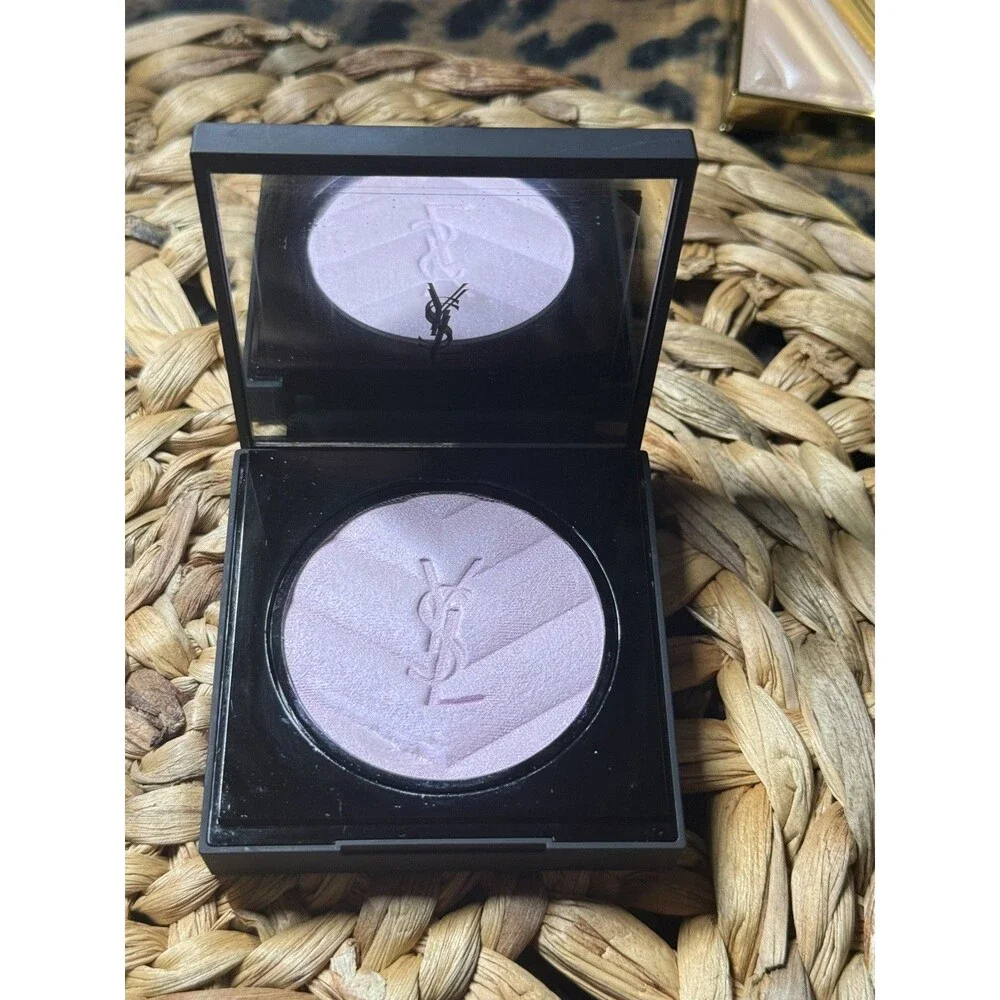YSL All Hours Hyper Luminize Highlighting Powder Lavender/NEw